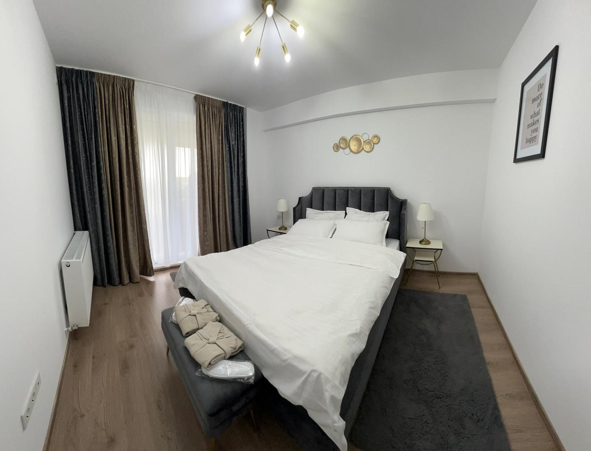 Sun Apartments โอโตเปนี ภายนอก รูปภาพ